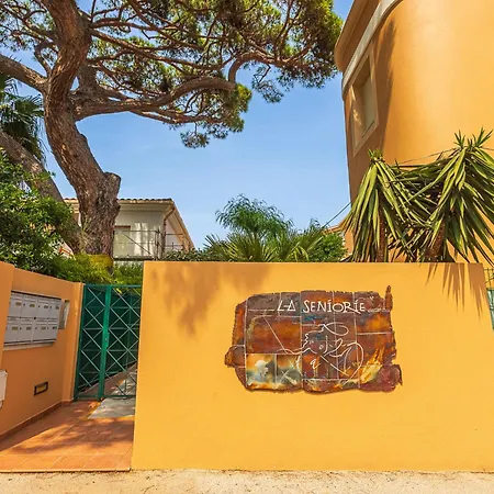 Apartment Les Lantanas By Interhome Hyères